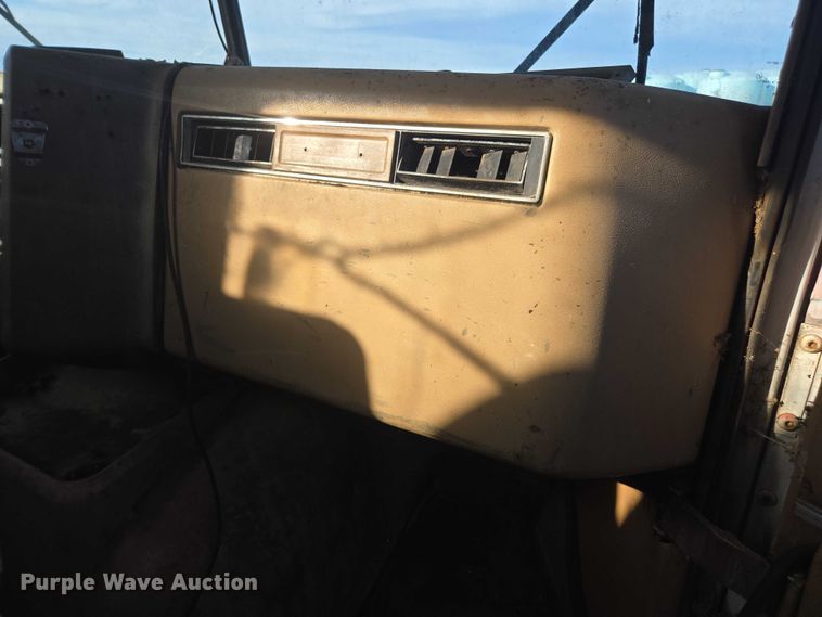 image for item DT4535 1977 GMC General tank truck