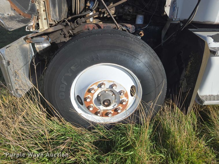 image for item DT4535 1977 GMC General tank truck