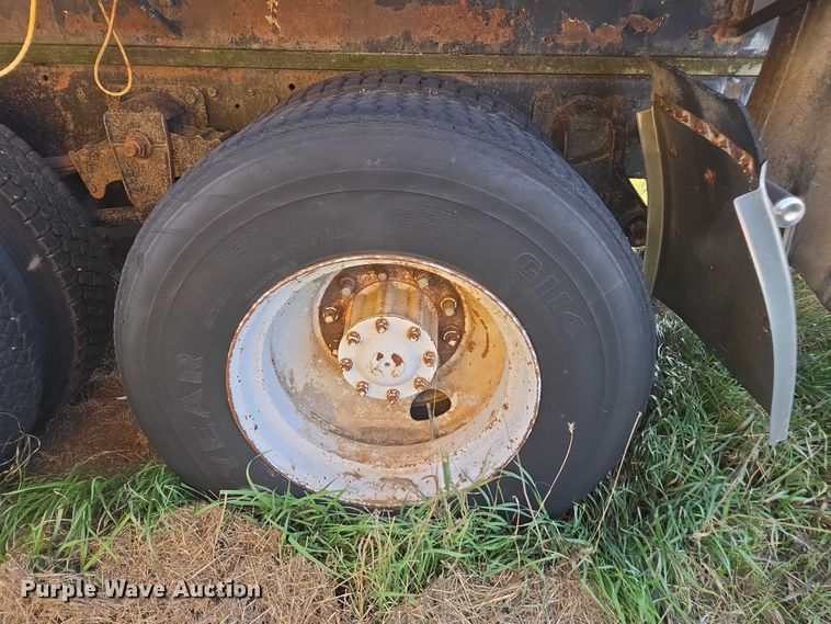 image for item DT4535 1977 GMC General tank truck