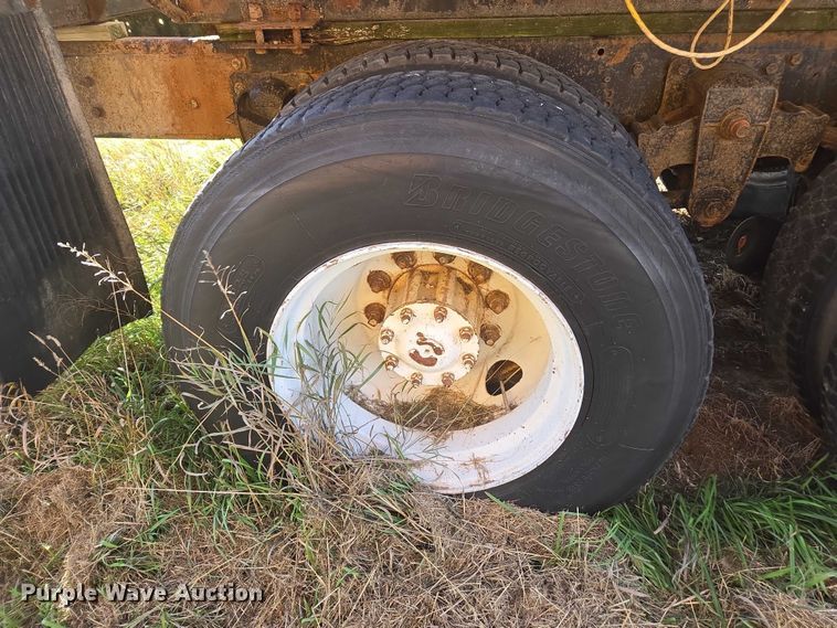 image for item DT4535 1977 GMC General tank truck