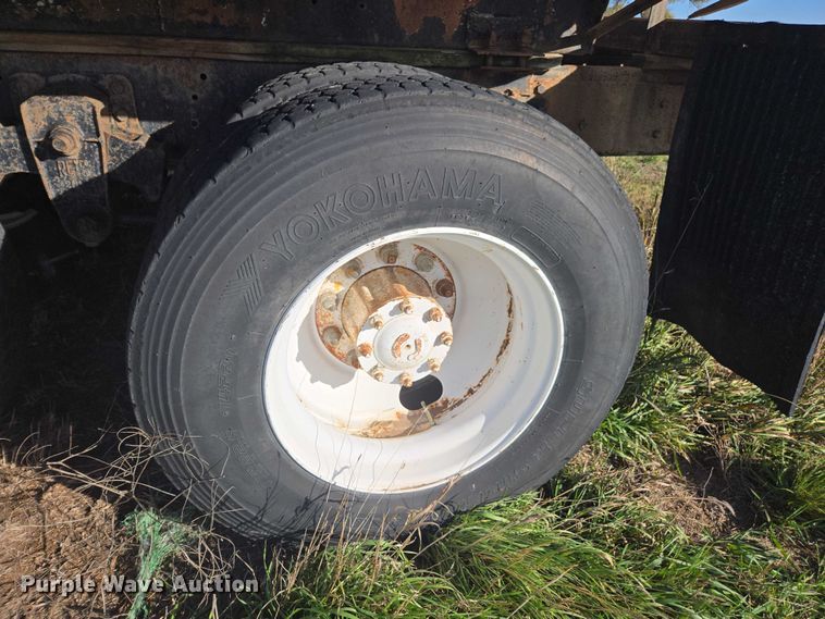 image for item DT4535 1977 GMC General tank truck