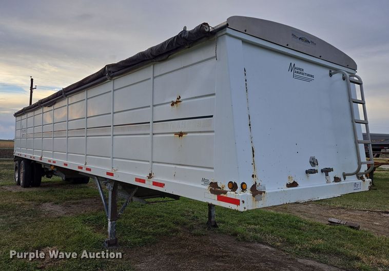 image for item DT4539 2009 Maurer grain trailer