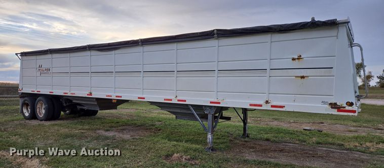 image for item DT4539 2009 Maurer grain trailer