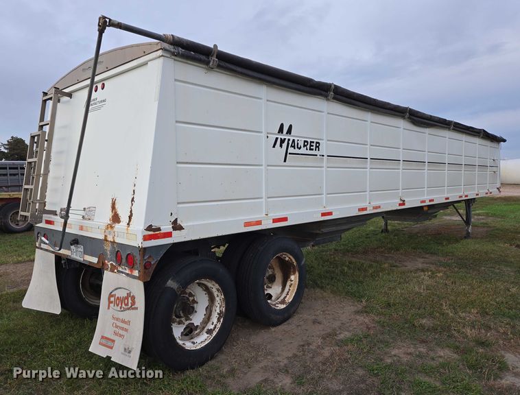 image for item DT4539 2009 Maurer grain trailer