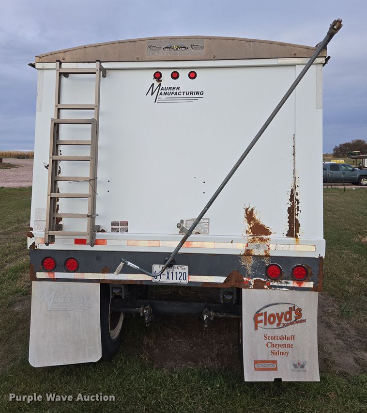 image for item DT4539 2009 Maurer grain trailer