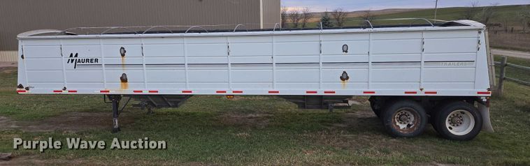 image for item DT4539 2009 Maurer grain trailer