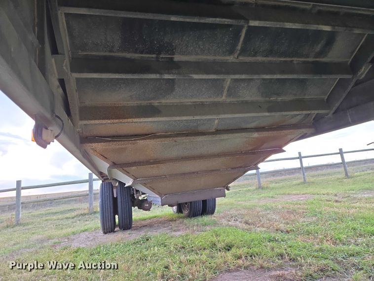 image for item DT4539 2009 Maurer grain trailer