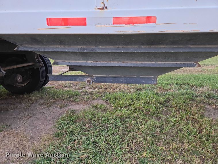 image for item DT4539 2009 Maurer grain trailer