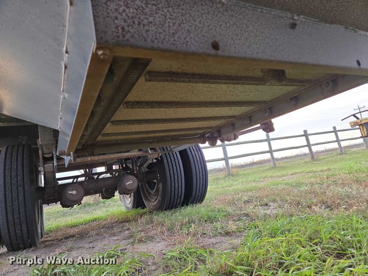 image for item DT4539 2009 Maurer grain trailer