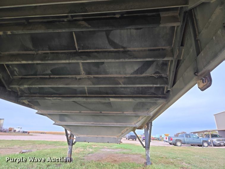 image for item DT4539 2009 Maurer grain trailer