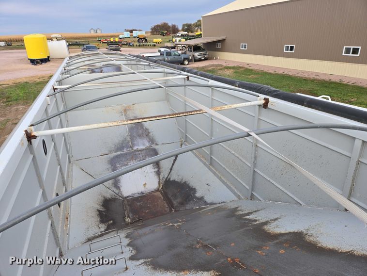 image for item DT4539 2009 Maurer grain trailer