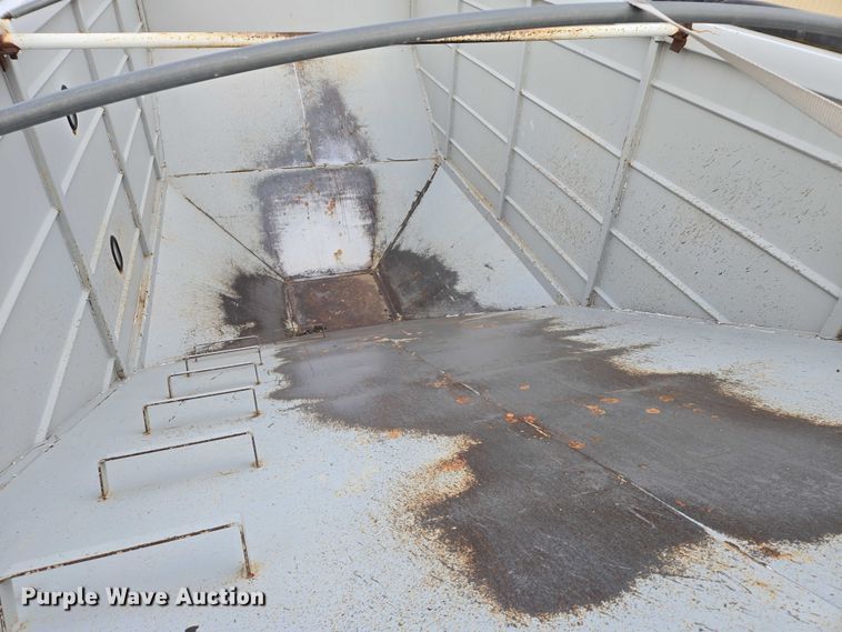 image for item DT4539 2009 Maurer grain trailer