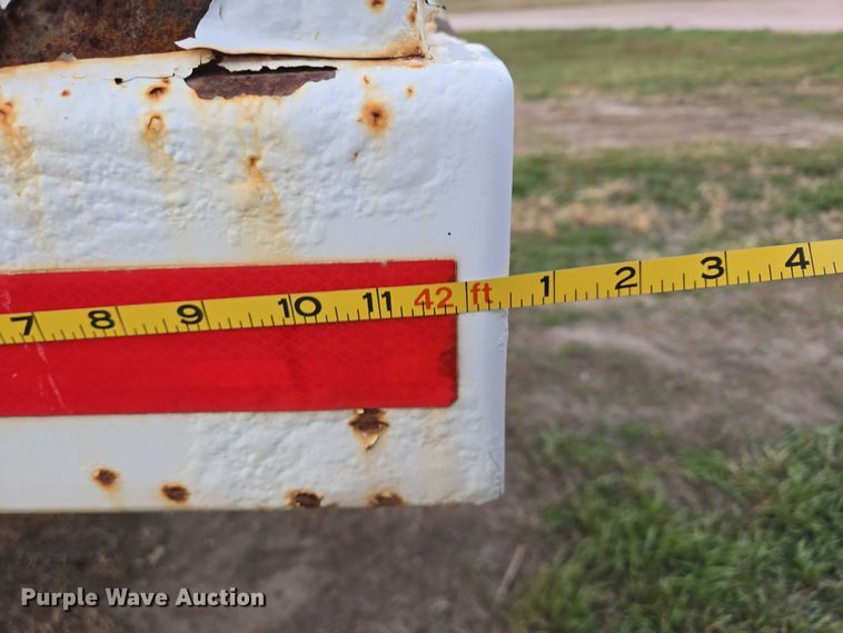 image for item DT4539 2009 Maurer grain trailer