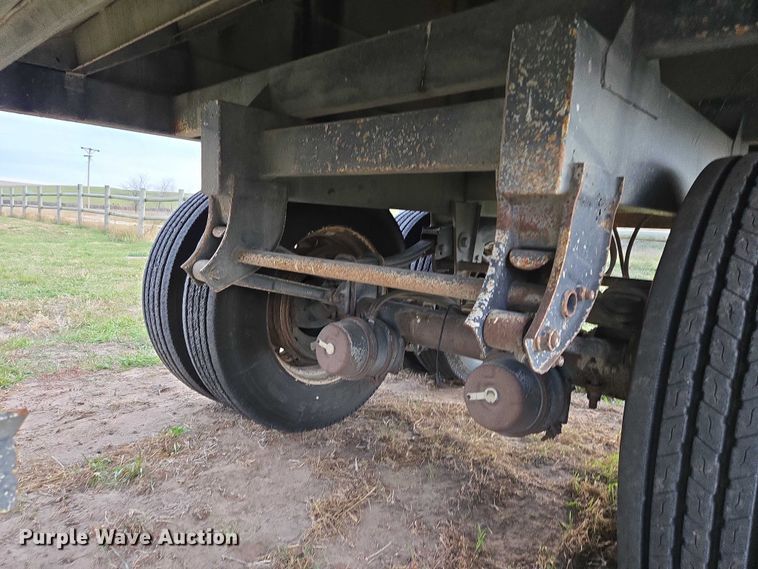 image for item DT4539 2009 Maurer grain trailer