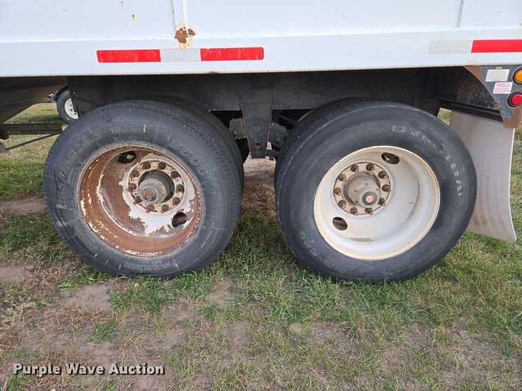 image for item DT4539 2009 Maurer grain trailer