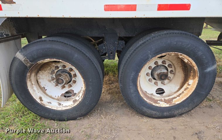 image for item DT4539 2009 Maurer grain trailer