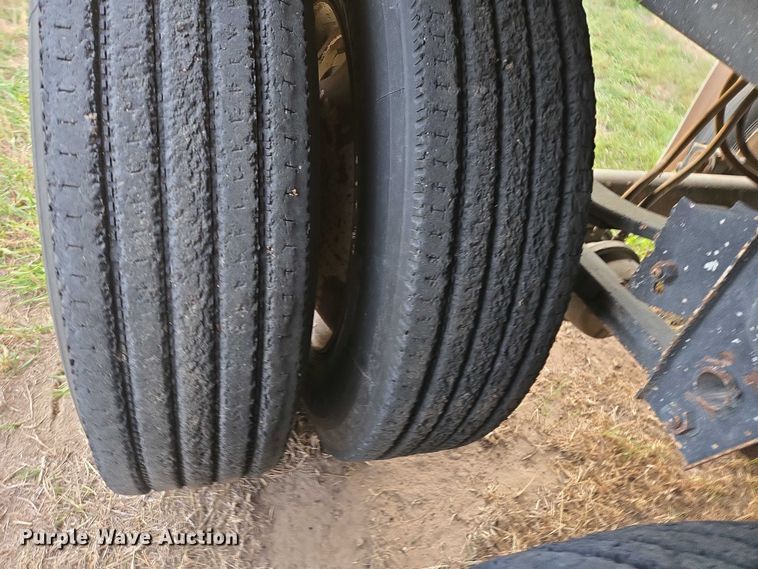 image for item DT4539 2009 Maurer grain trailer