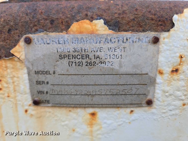 image for item DT4539 2009 Maurer grain trailer