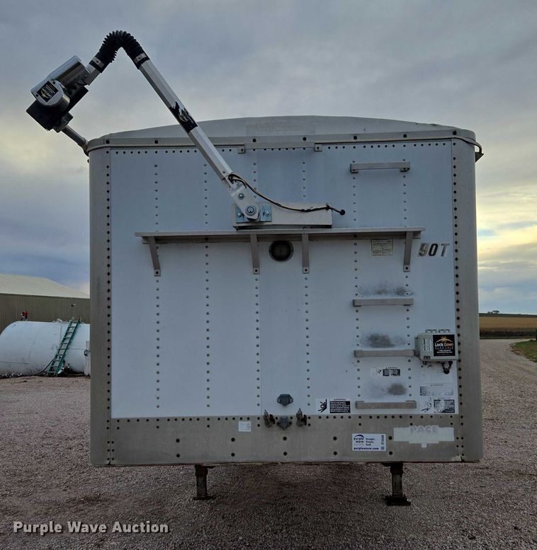 image for item DT4540 1990 Wilson DWH-200 grain trailer