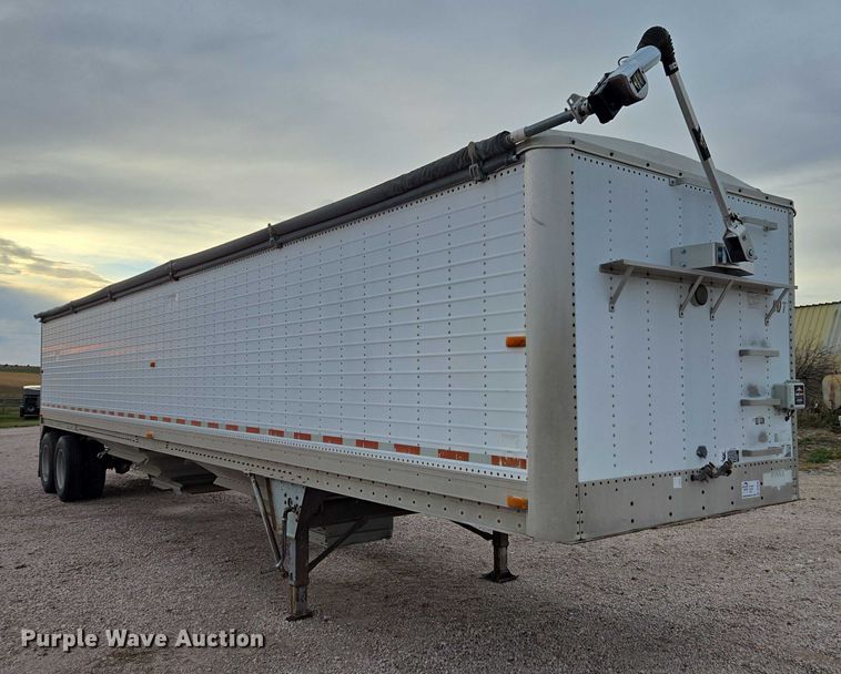 image for item DT4540 1990 Wilson DWH-200 grain trailer