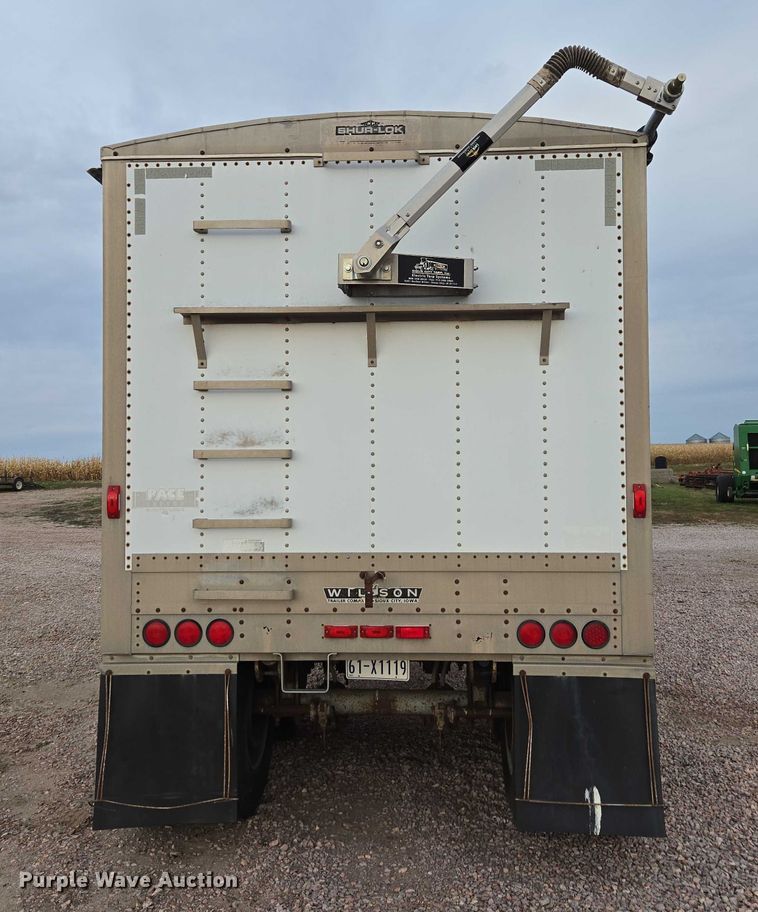 image for item DT4540 1990 Wilson DWH-200 grain trailer