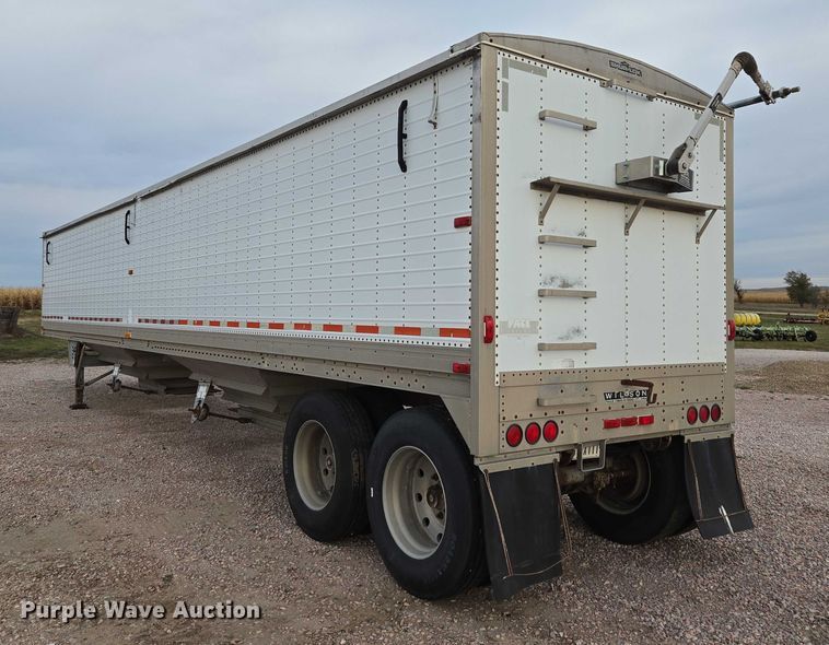 image for item DT4540 1990 Wilson DWH-200 grain trailer