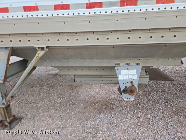 image for item DT4540 1990 Wilson DWH-200 grain trailer