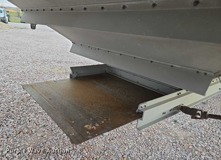 image for item DT4540 1990 Wilson DWH-200 grain trailer