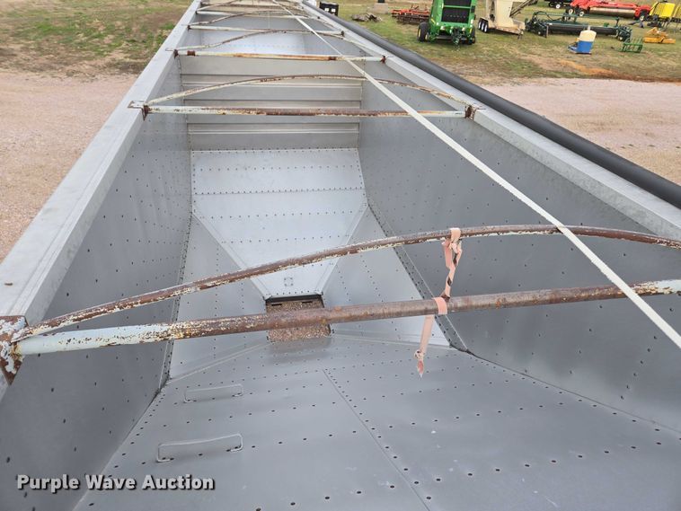 image for item DT4540 1990 Wilson DWH-200 grain trailer