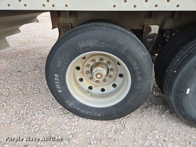 image for item DT4540 1990 Wilson DWH-200 grain trailer