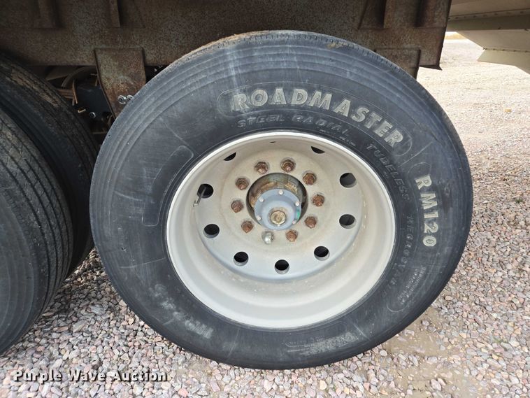 image for item DT4540 1990 Wilson DWH-200 grain trailer