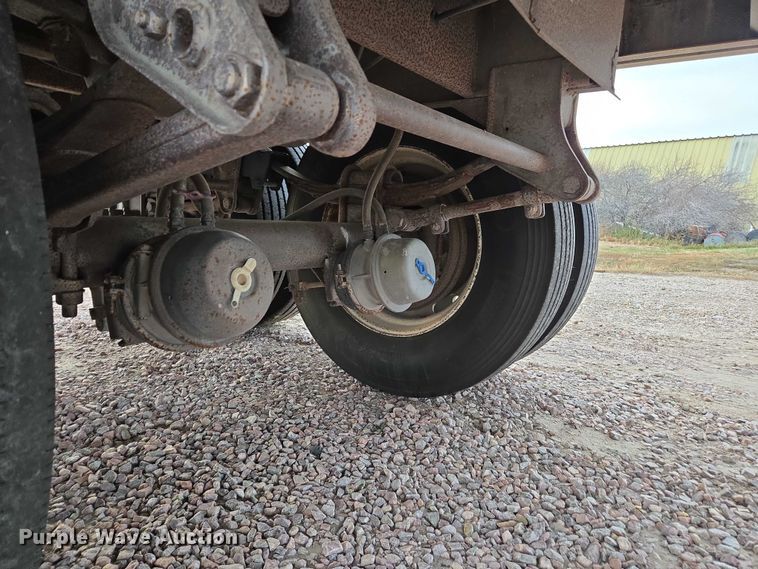 image for item DT4540 1990 Wilson DWH-200 grain trailer