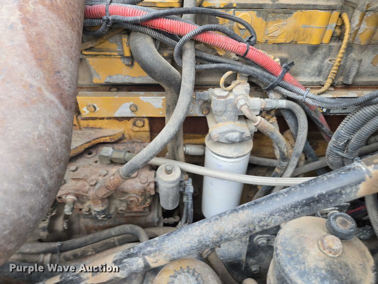 image for item DT4544 2001 Freightliner FLD semi truck