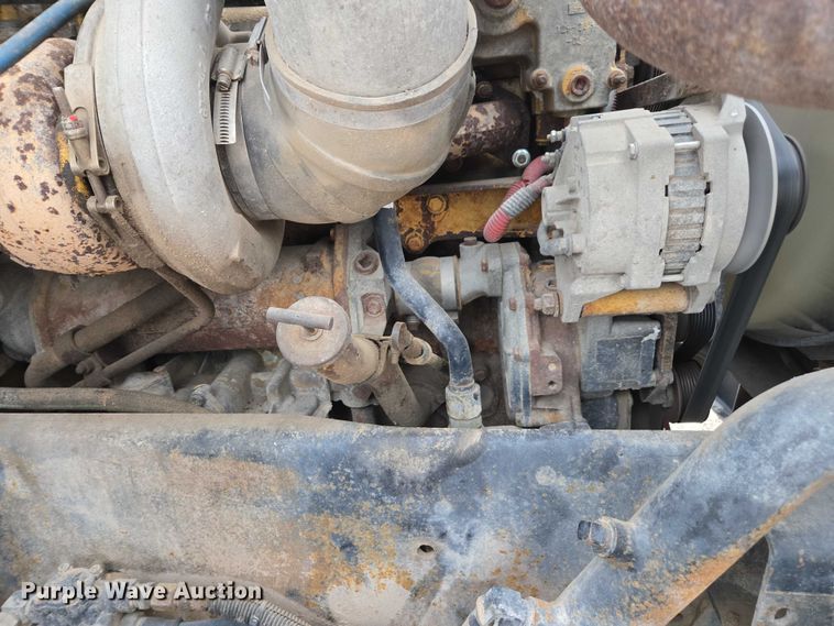 image for item DT4544 2001 Freightliner FLD semi truck