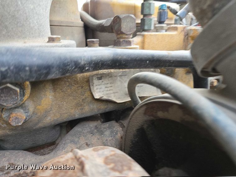 image for item DT4544 2001 Freightliner FLD semi truck