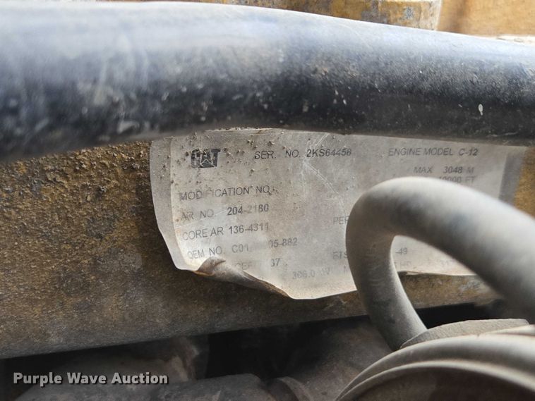 image for item DT4544 2001 Freightliner FLD semi truck