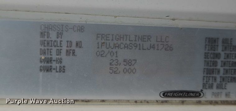 image for item DT4544 2001 Freightliner FLD semi truck