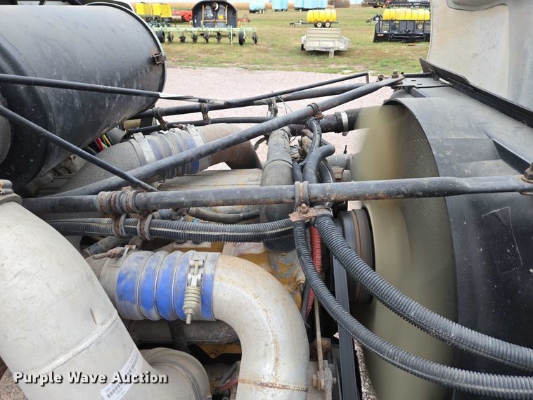 image for item DT4545 2001 Freightliner FLD112 semi truck