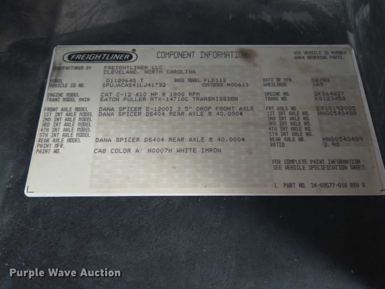 image for item DT4545 2001 Freightliner FLD112 semi truck