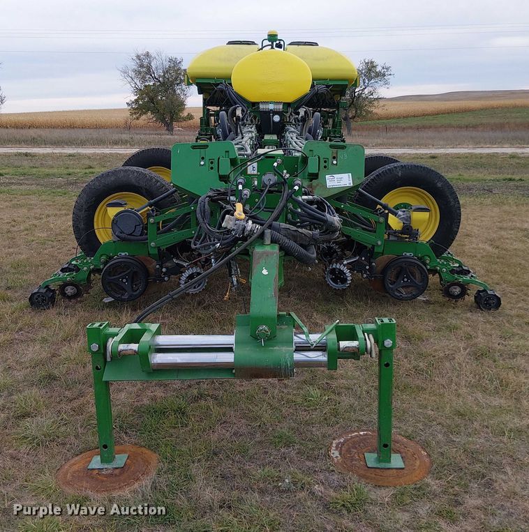 image for item DT4548 2011 John Deere 1770NT no-till planter