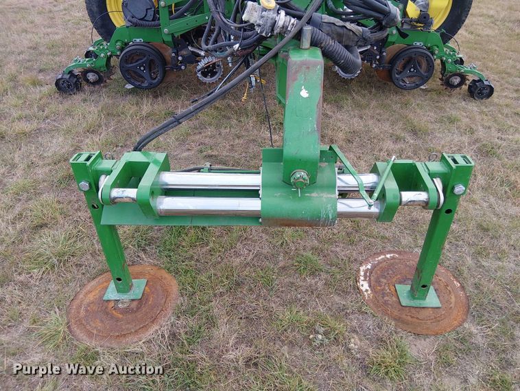 image for item DT4548 2011 John Deere 1770NT no-till planter