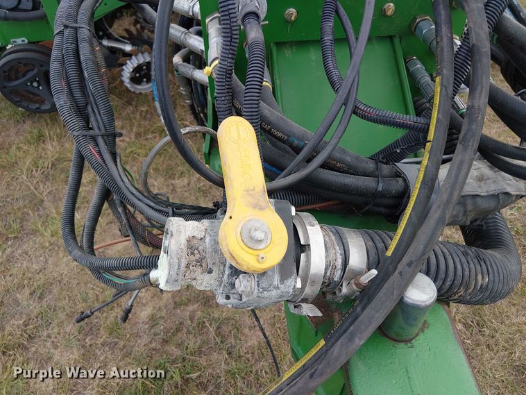 image for item DT4548 2011 John Deere 1770NT no-till planter