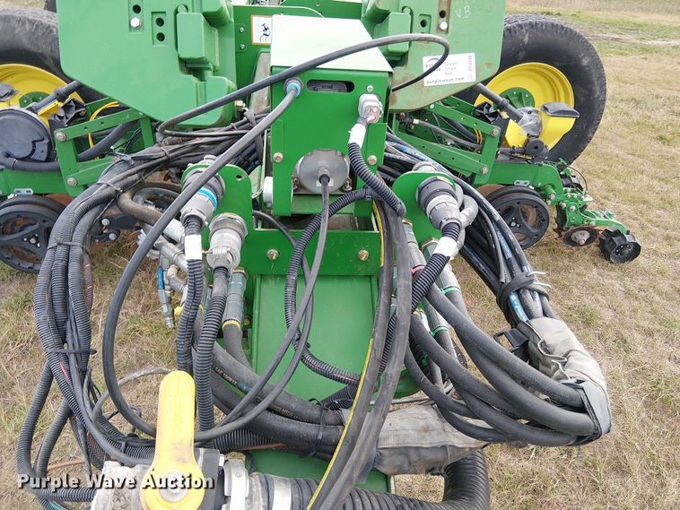 image for item DT4548 2011 John Deere 1770NT no-till planter