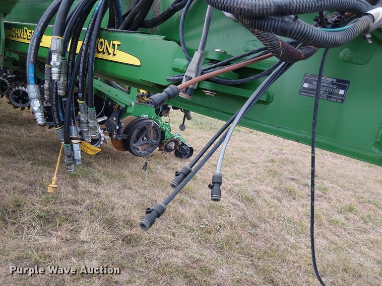 image for item DT4548 2011 John Deere 1770NT no-till planter