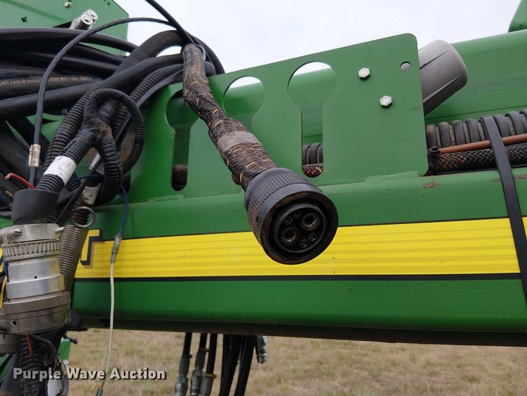 image for item DT4548 2011 John Deere 1770NT no-till planter