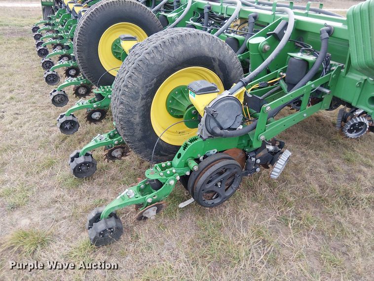 image for item DT4548 2011 John Deere 1770NT no-till planter
