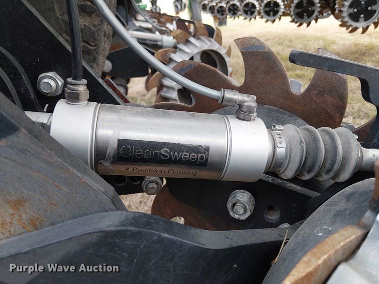 image for item DT4548 2011 John Deere 1770NT no-till planter