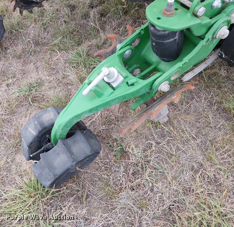 image for item DT4548 2011 John Deere 1770NT no-till planter