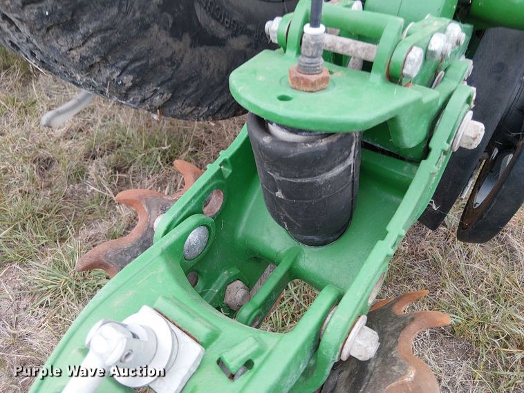 image for item DT4548 2011 John Deere 1770NT no-till planter