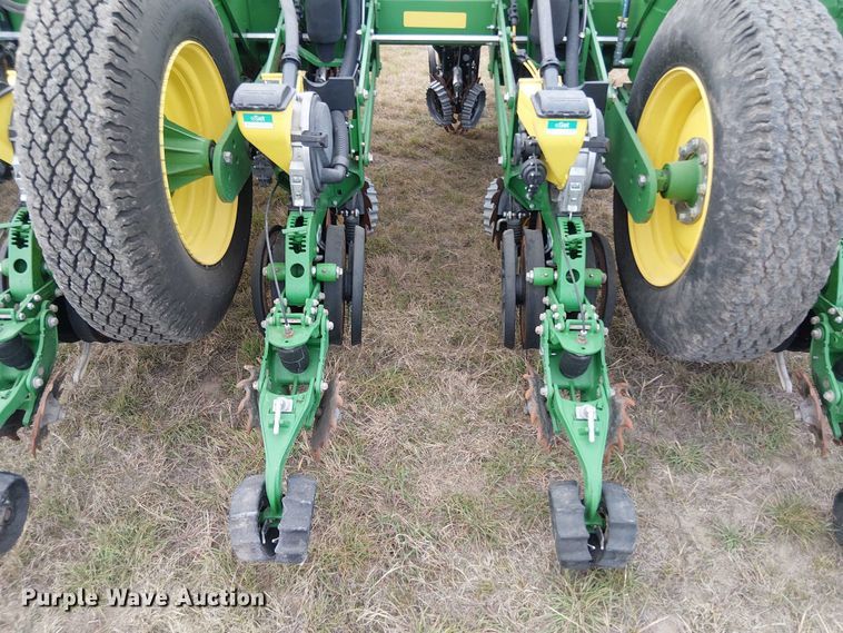 image for item DT4548 2011 John Deere 1770NT no-till planter